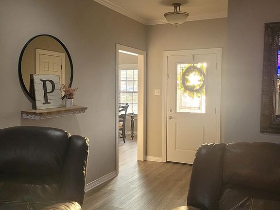 5th image of 404 Zachary Way