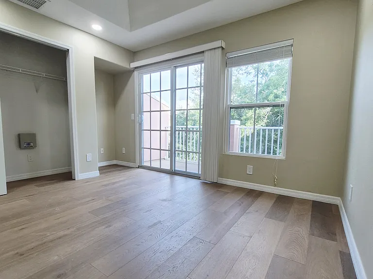 8666 Majestic Elm Ct — Photo 15