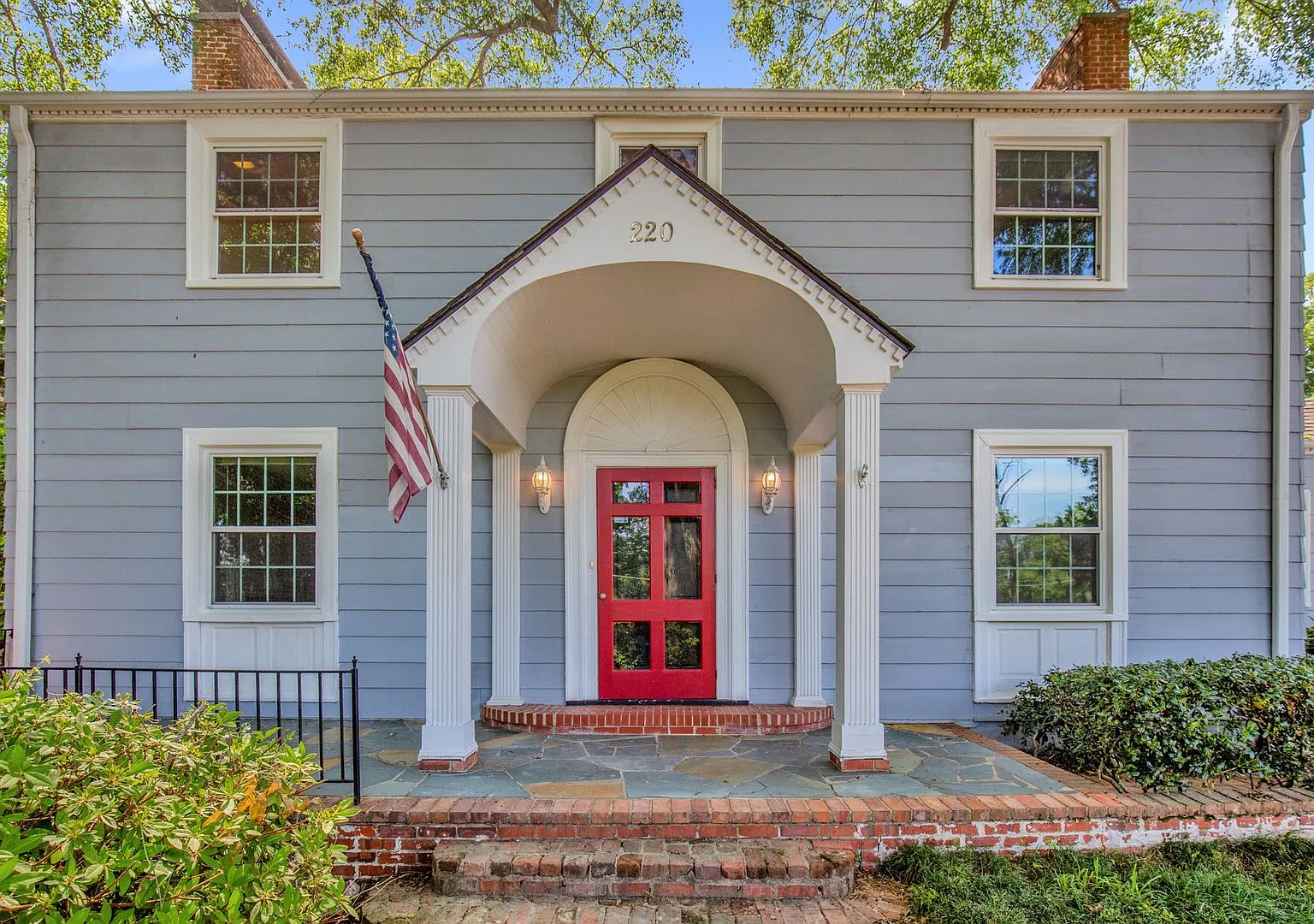 Gorgeous 3 Bed 2.5 Bath Historic Haymount Home — Photo 3