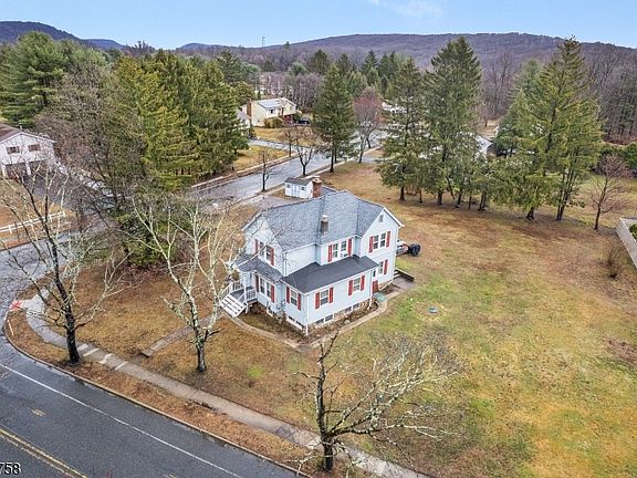 2nd image of 322 Berkshire Valley Rd