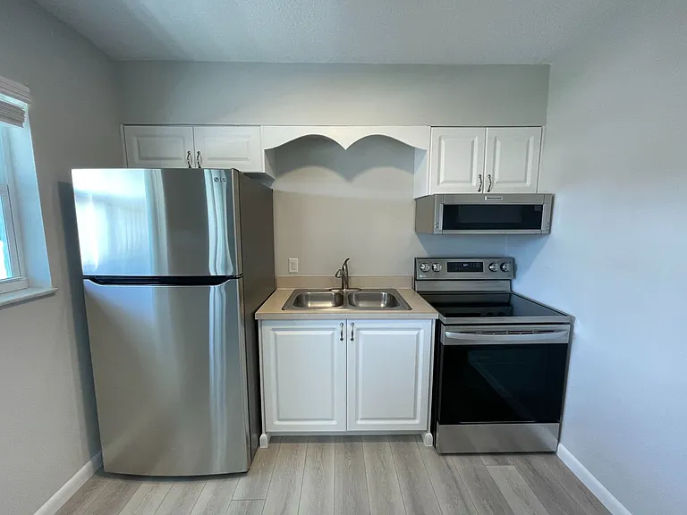661 Hernando St — Photo 3