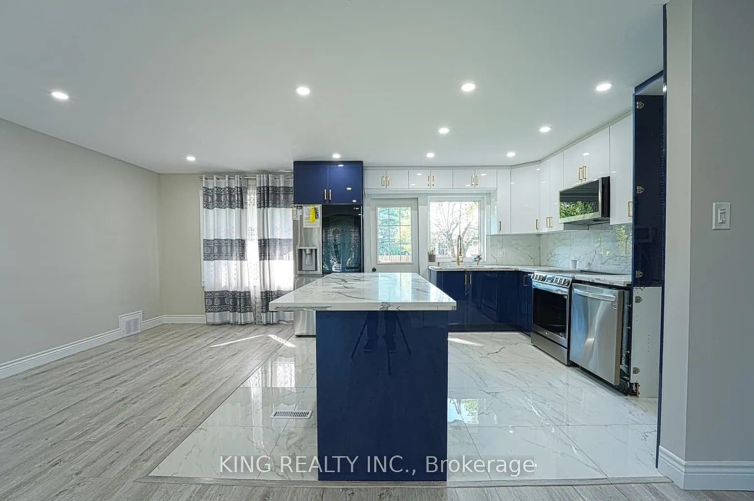 3 bed, $2,999 — Photo 4