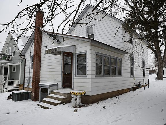 3rd image of 418 8th St