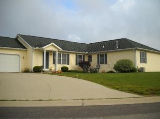 611 S Heritage Dr, Middlebury, IN 46540