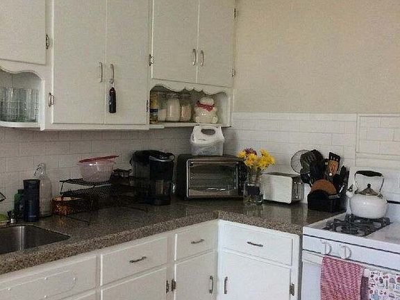 5th image of 47 E 36th St