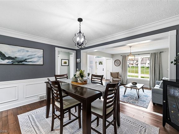 4th image of 11431 Labrador Ln