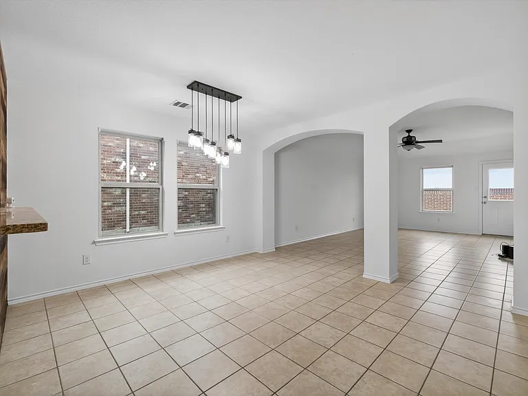 802 Platinum Dr — Photo 9