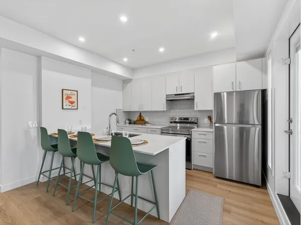 Kings Landing Apartment, 517 67th Ave SW, Calgary, AB T2V 4Z7