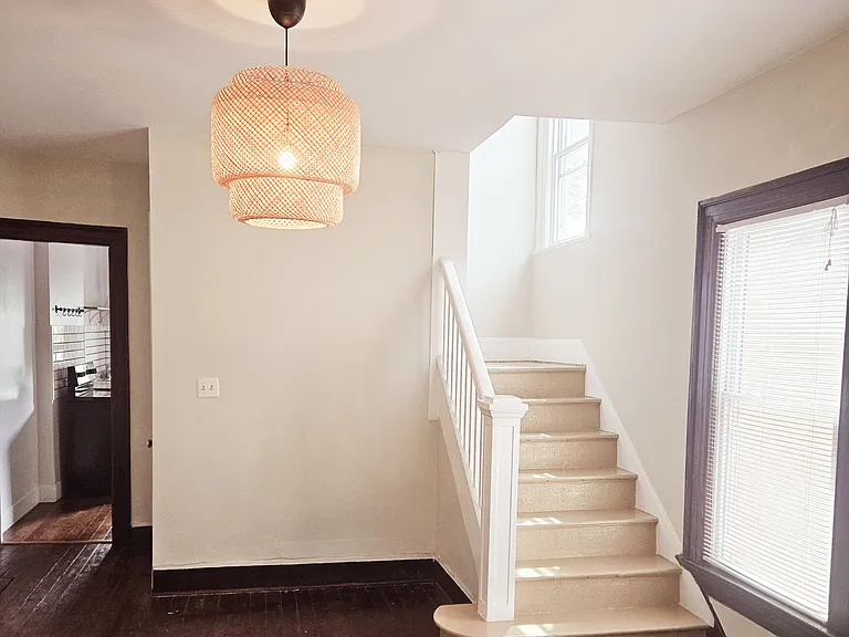 62 McClure St — Photo 4