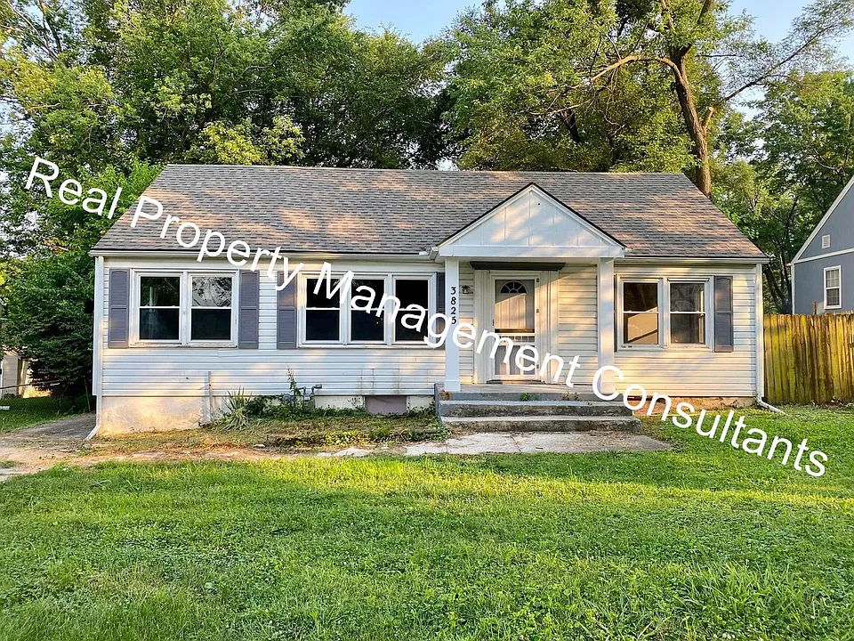 3825 Meadow Ln
