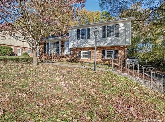 3rd image of 1414 Churchill Dr