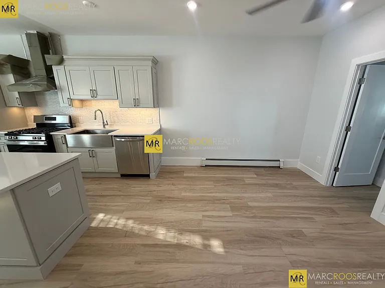 55 W Eagle St #2 — Photo 2