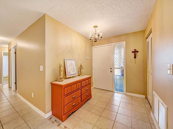 3rd image of 820 Wavecrest Dr #3