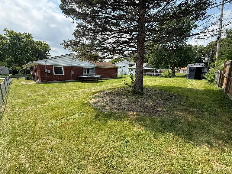 2526 Rochester Ave — Photo 10