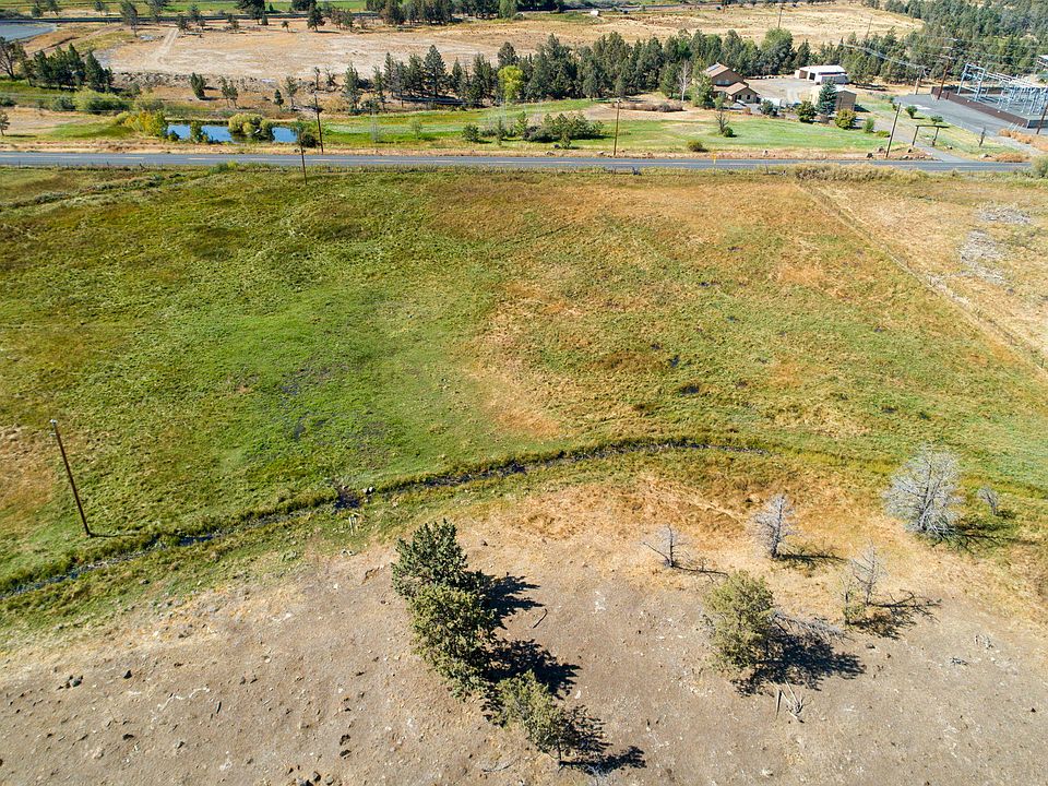 2nd image of 514 NE Oneil Way