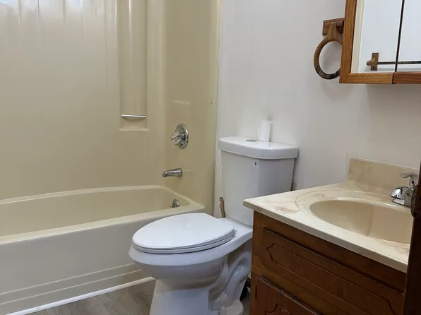 413 Oak Grove Rd #10, Johnson City, TN 37615