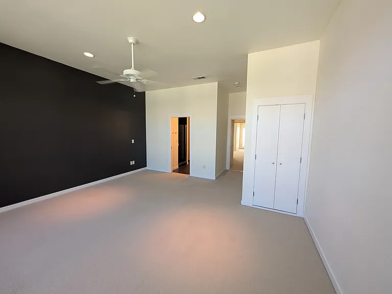 515 G St #1-223 — Photo 10
