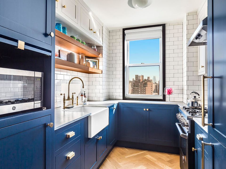 1st image of 61 Jane St #18HJ