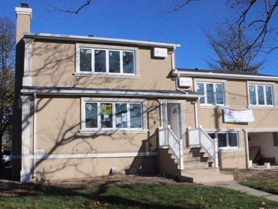 1st image of 579 South Bayview St