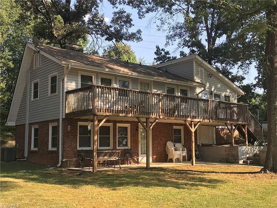 2nd image of 563 Shoreline Dr