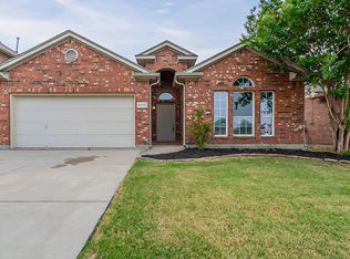 6212 Kristen Dr, Fort Worth, TX 76131