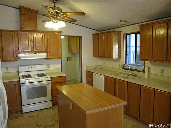 2nd image of 19 Wild Rose Ct