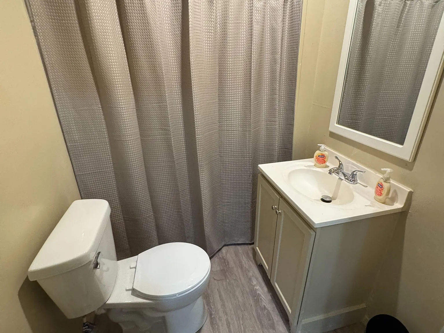 4 bed, 2.0 bath, 1852 sqft, $815 — Photo 2