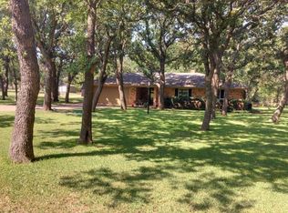 152 Eastledge Dr, Graham, TX 76450