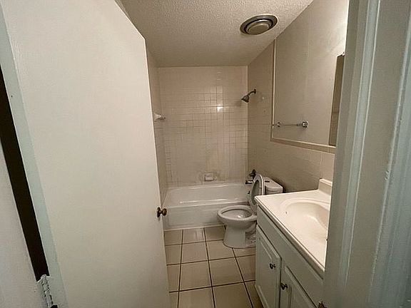 4th image of 3752 Cambridge Station Dr