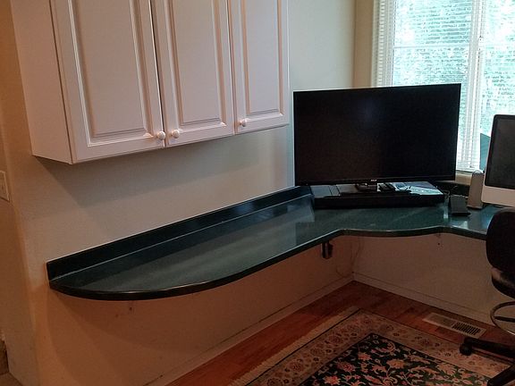 Added kitchen cupboard(3)