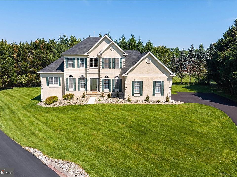 1st image of 421 Harrison Dr