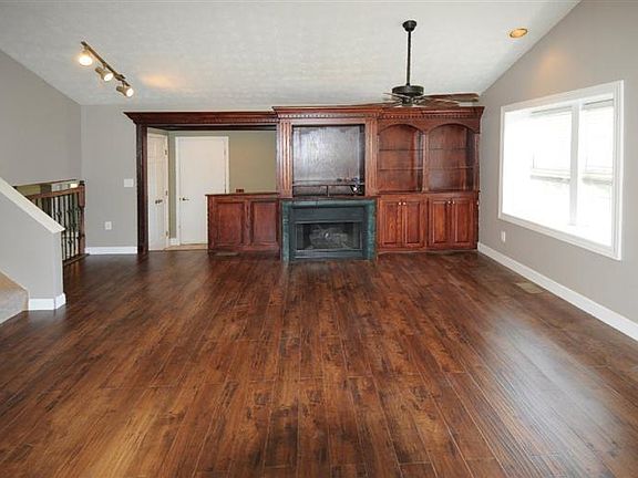 5th image of 9810 Aylesworth Ln