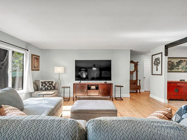 2655 Parkway Dr — Photo 14