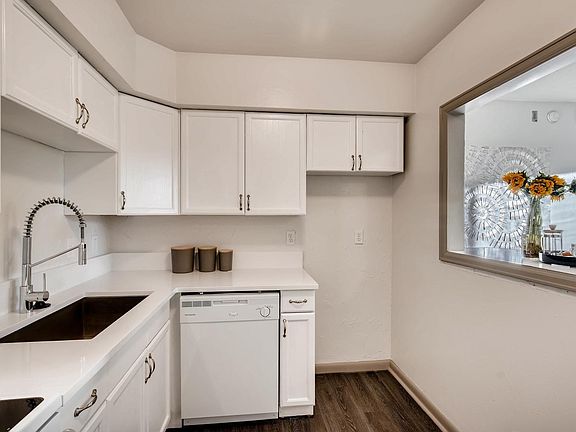 4th image of 830 N Sherman St APT 301