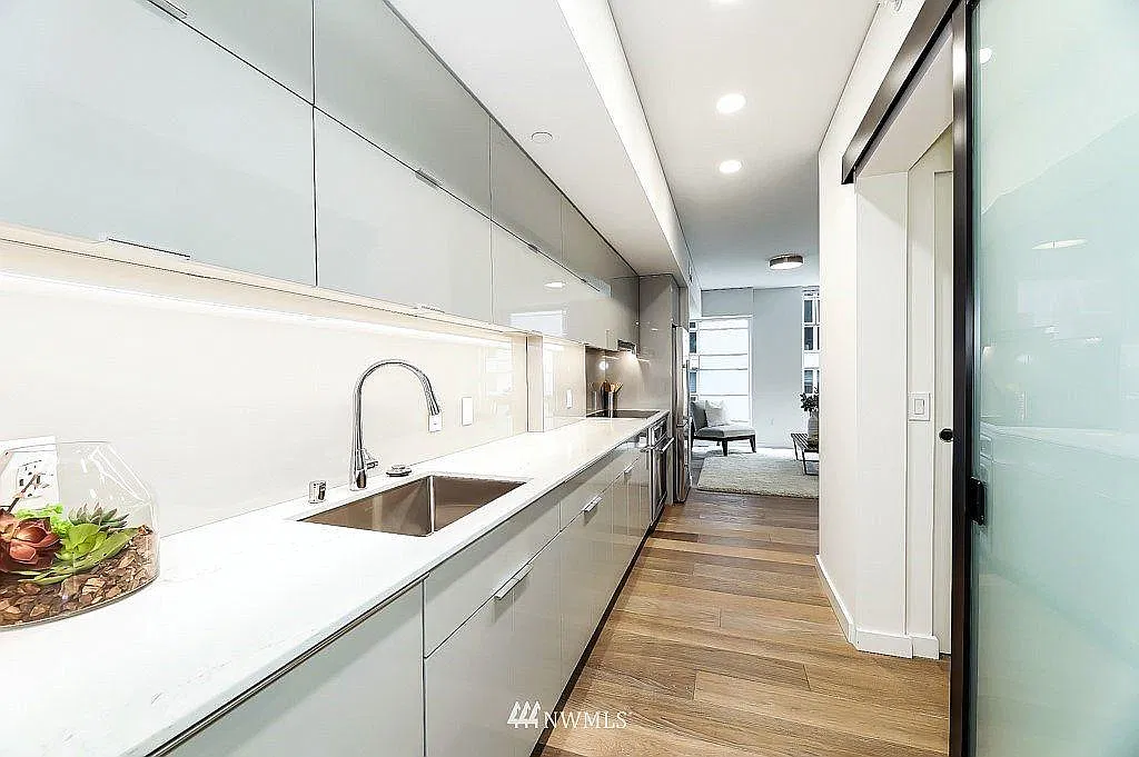 1 bed, 550 sqft, $1,840 — Photo 2