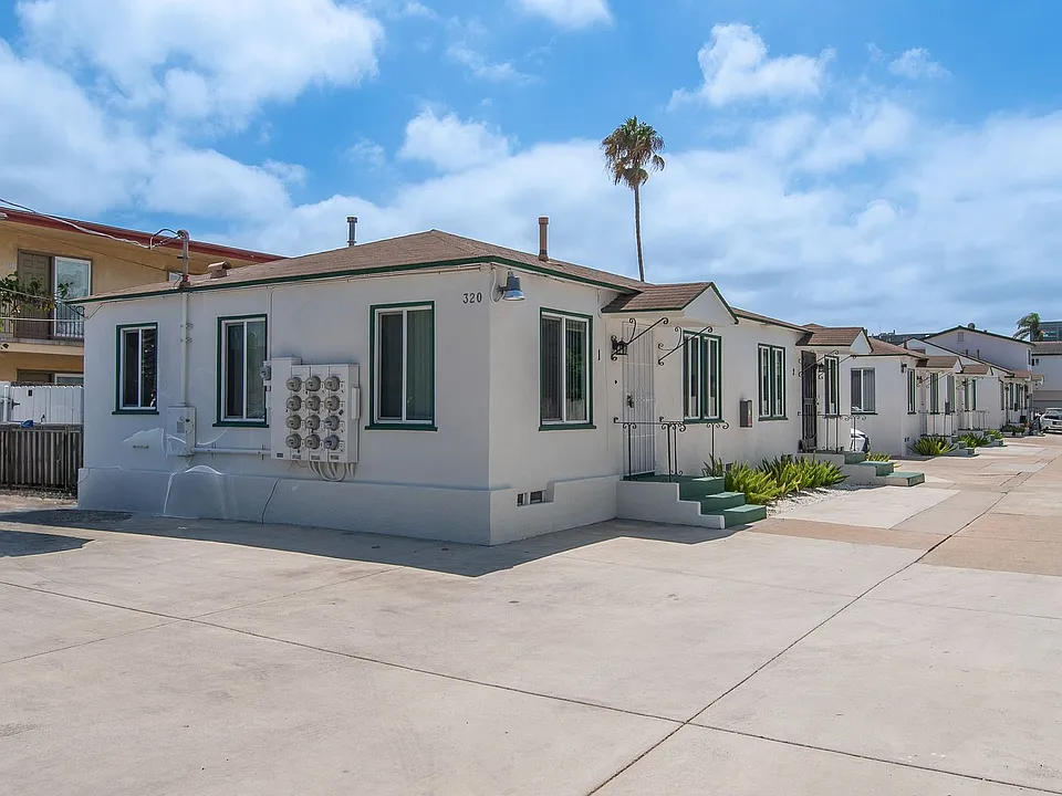 320 G St