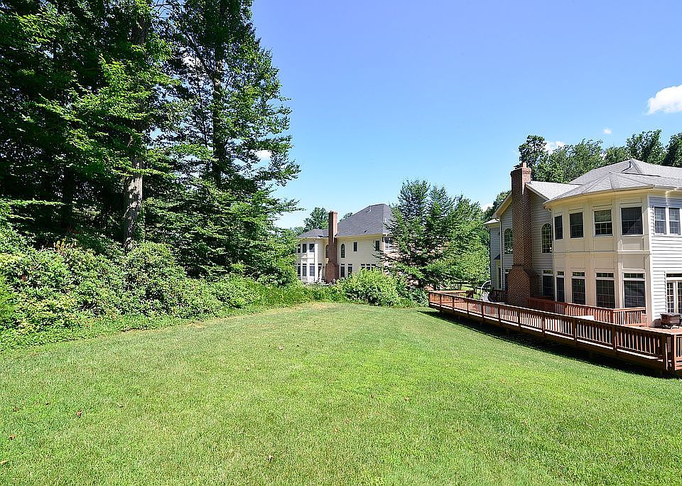 2nd image of 6917 Cherry Ln