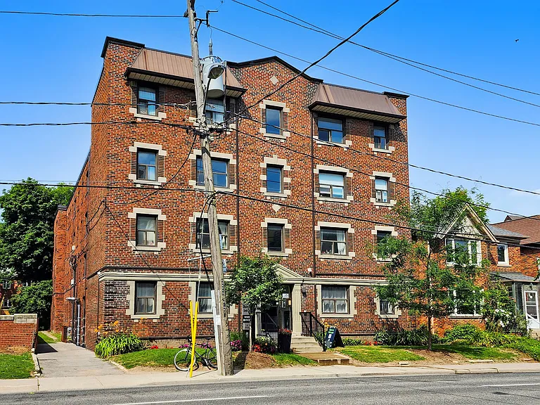 1602 Bathurst St — Photo 18