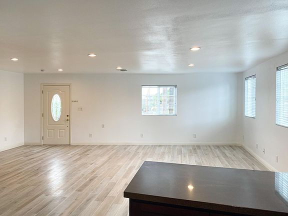 3rd image of 3517 N Reynolds Ave