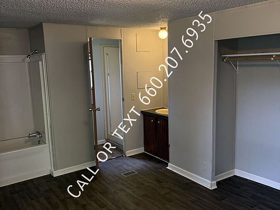 3rd image of 913 N Taylorville Blvd #33