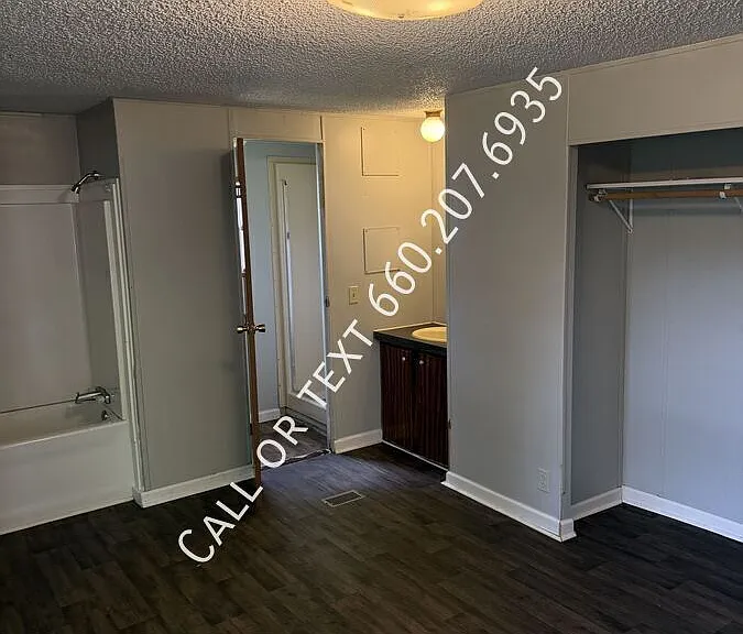 913 N Taylorville Blvd #33 — Photo 3