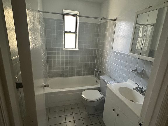 5th image of 110 Fisher Ave APT 3B