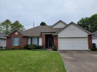 8025 Cedar Point Dr, Newburgh, IN