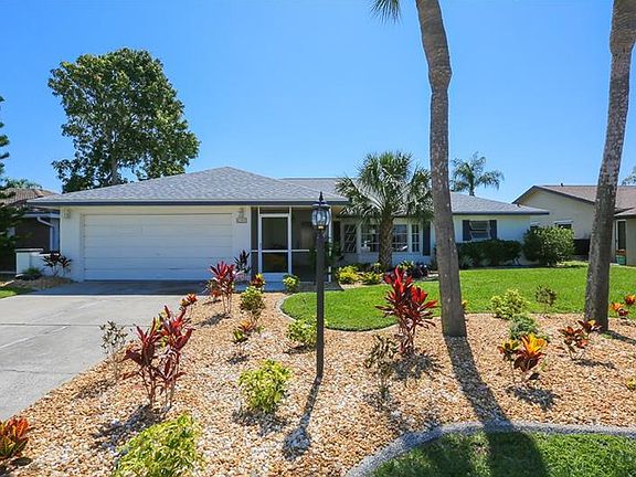 2nd image of 6309 Cottonwood Ln