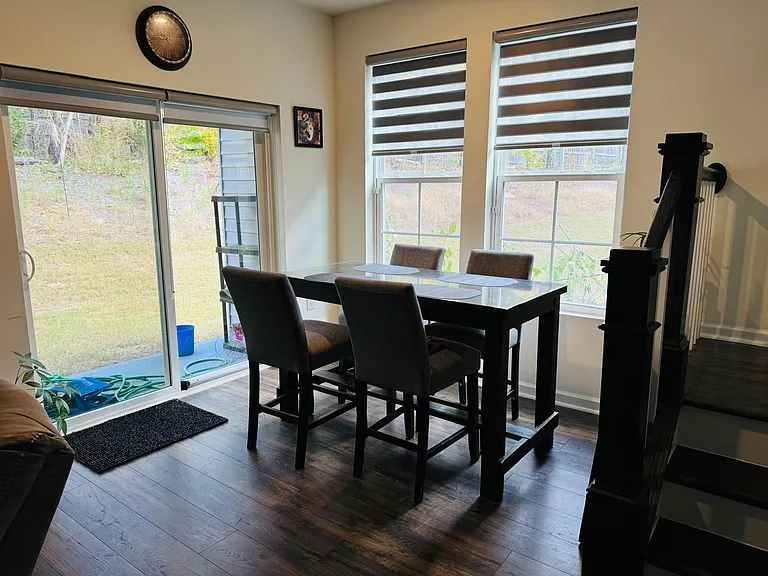 1260 Grenshaw Dr — Photo 5