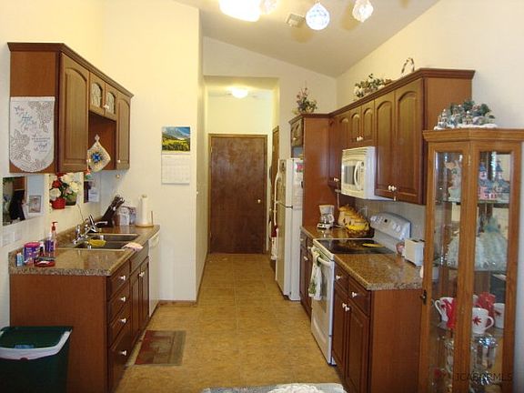 4th image of 678 Westminster Pl