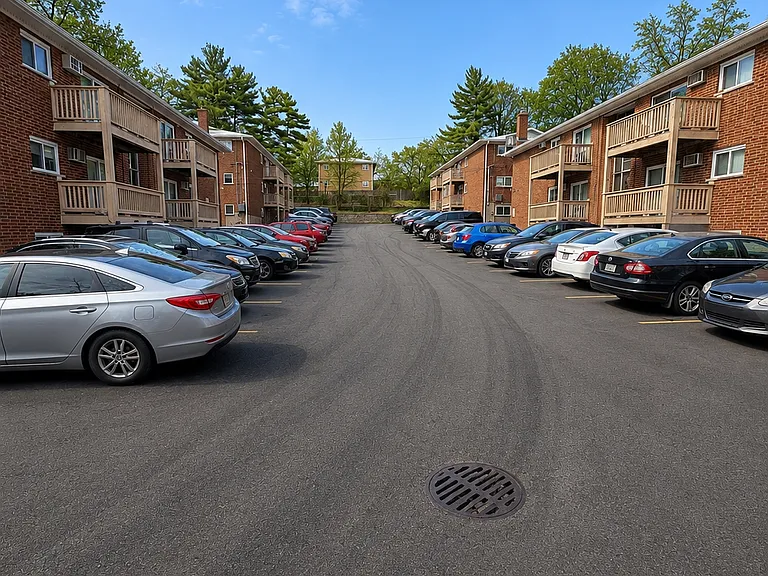 Hidden Oaks Apartments — Photo 8