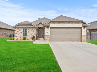 260 Marina Dr, Azle, TX 76020