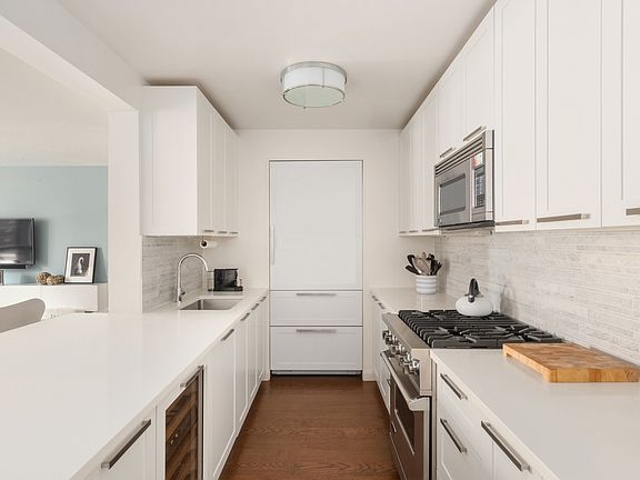 3rd image of 200 E 94th St APT 718