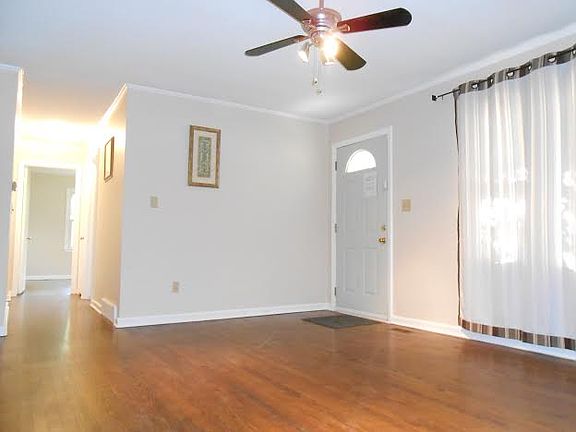 2nd image of 115 E 96th St